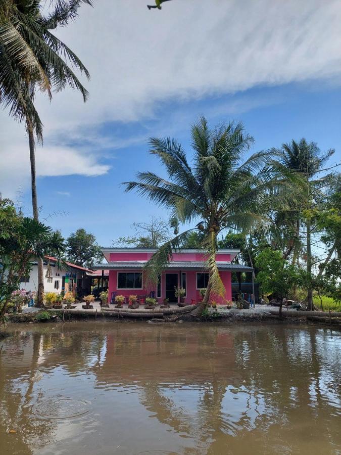 Pink Homestay D'Perlis Kangar Exteriör bild